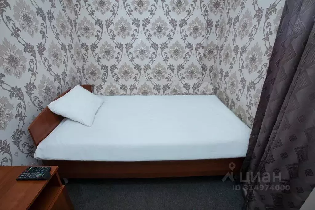 Комната Свердловская область, Екатеринбург пер. Мордвинский, 1 - Фото 1