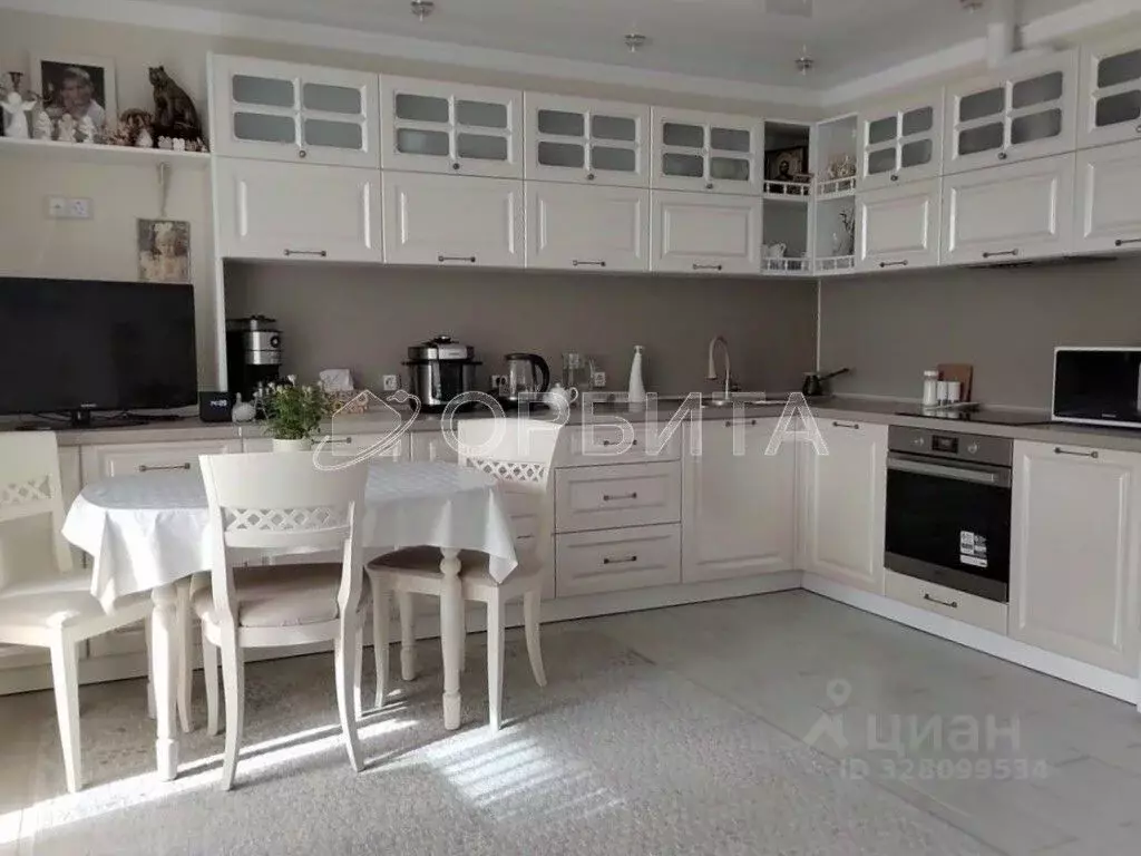 2-к кв. Тюменская область, Тюмень ул. Газопромысловая, 7 (56.0 м) - Фото 1