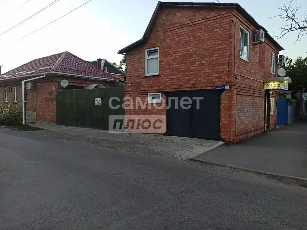 Дом в Ейск, улица Энгельса (140 м) - Фото 1