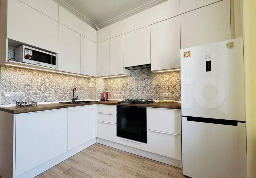 2-к. квартира, 70 м, 4/4 эт. - Фото 0