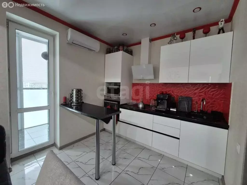 3-комнатная квартира: Казань, улица Азата Аббасова, 11 (81.3 м) - Фото 2