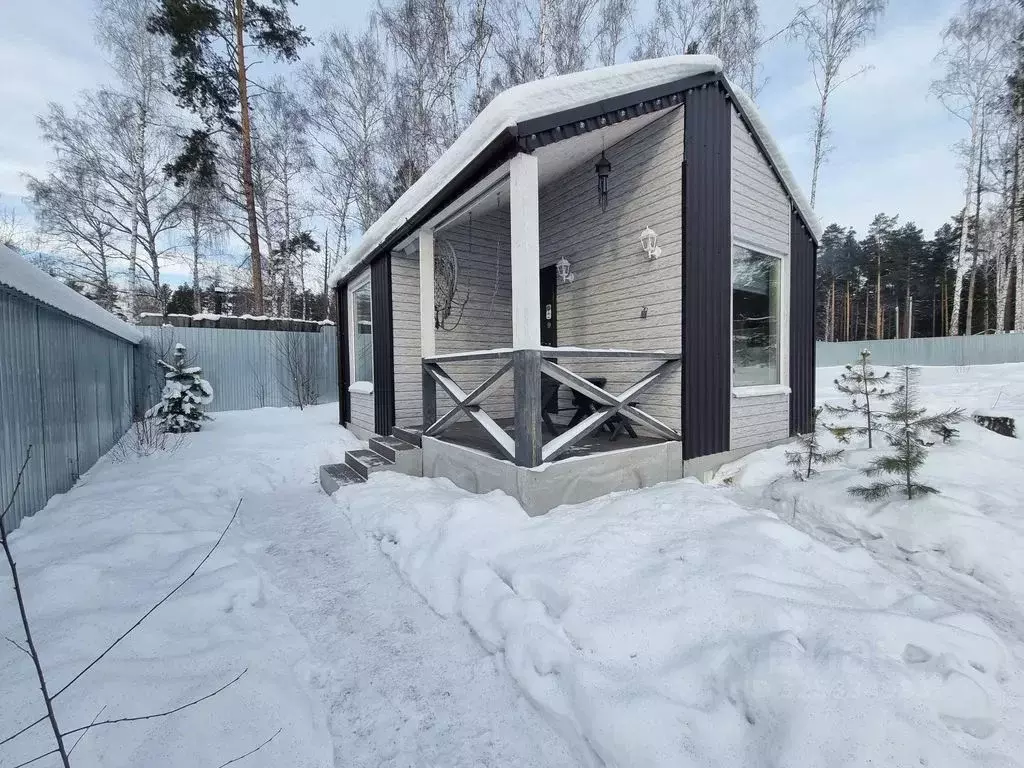 Дом в Свердловская область, Верхняя Пышма городской округ, пос. ... - Фото 1