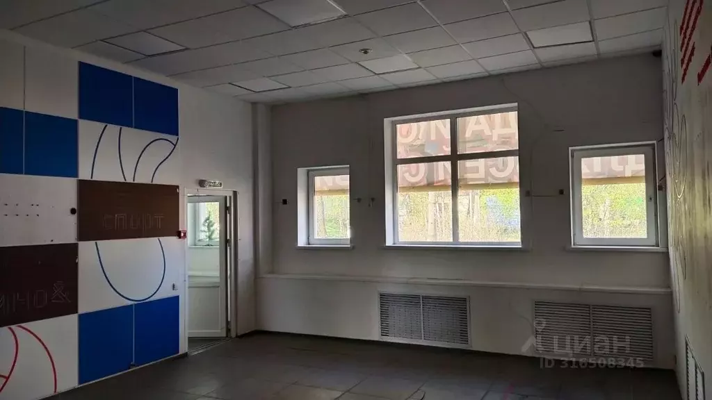 Помещение свободного назначения в Коми, Емва г. Княжпогостский ... - Фото 0