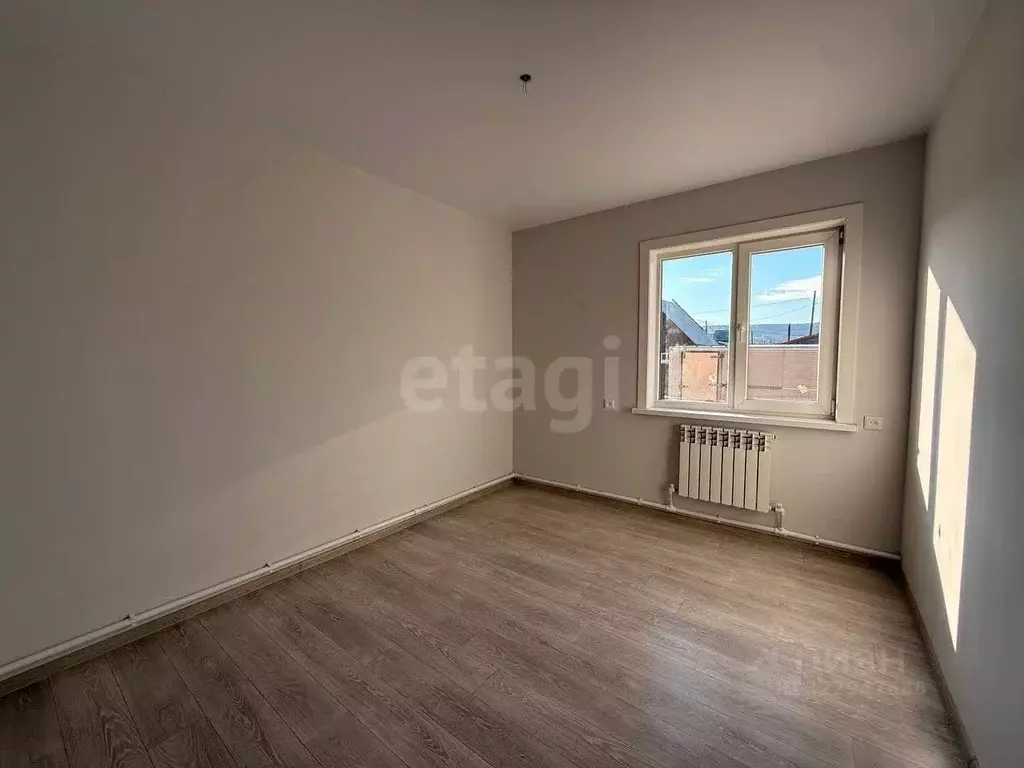 Дом в Бурятия, Иволгинский район, Сотниковское с/пос, с. Сотниково ул. ... - Фото 1