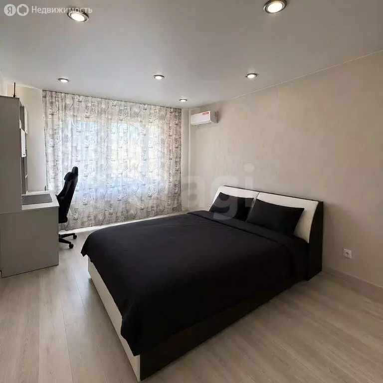 2-комнатная квартира: Тюмень, улица Александра Митинского, 4 (67.8 м) - Фото 2