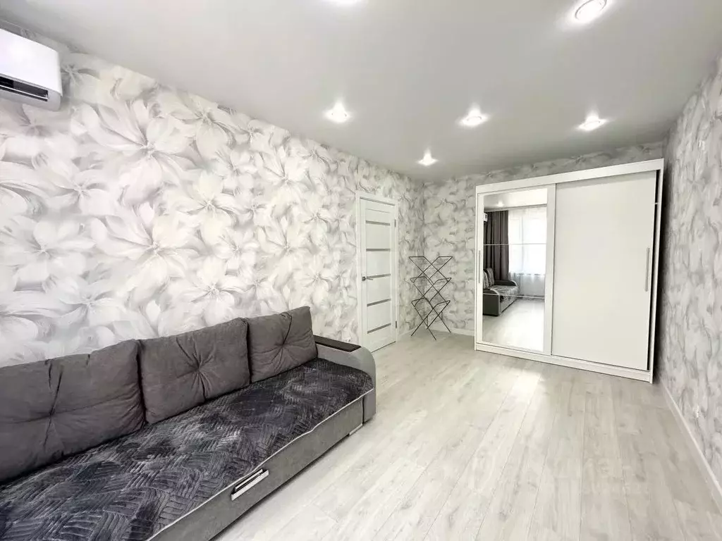 1-к кв. Татарстан, Казань ул. Александра Курынова, 5к3 (40.0 м) - Фото 1