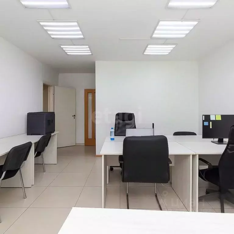 Офис в Красноярский край, Красноярск ул. Молокова, 40 (99 м) - Фото 1