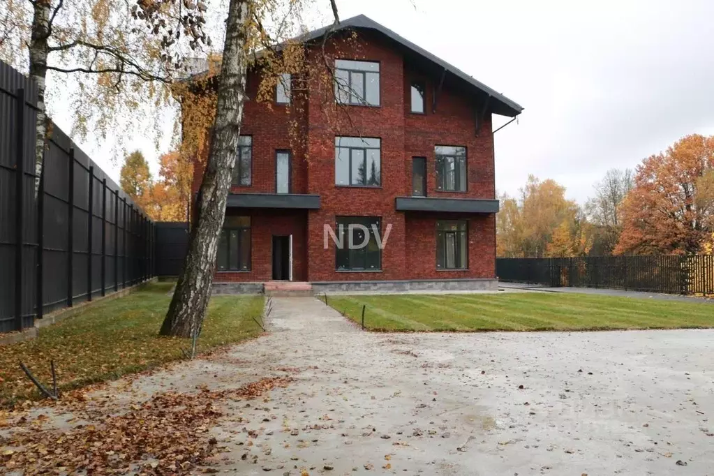 Дом в Московская область, Наро-Фоминский городской округ, д. Алабино ... - Фото 1