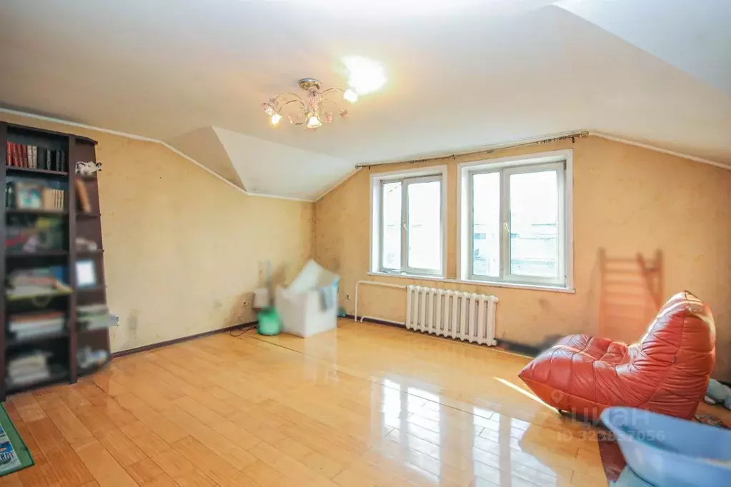 Дом в Бурятия, Улан-Удэ ул. Намжилова (405 м) - Фото 2