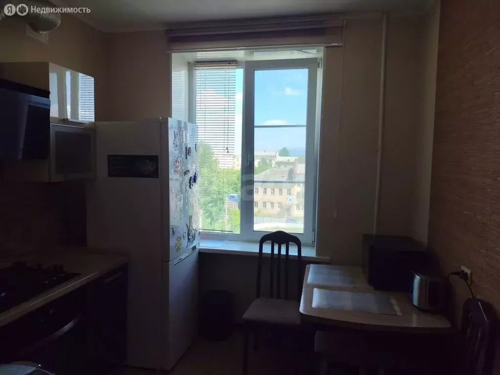 3-комнатная квартира: Сатка, улица Металлургов, 3 (78.2 м) - Фото 1