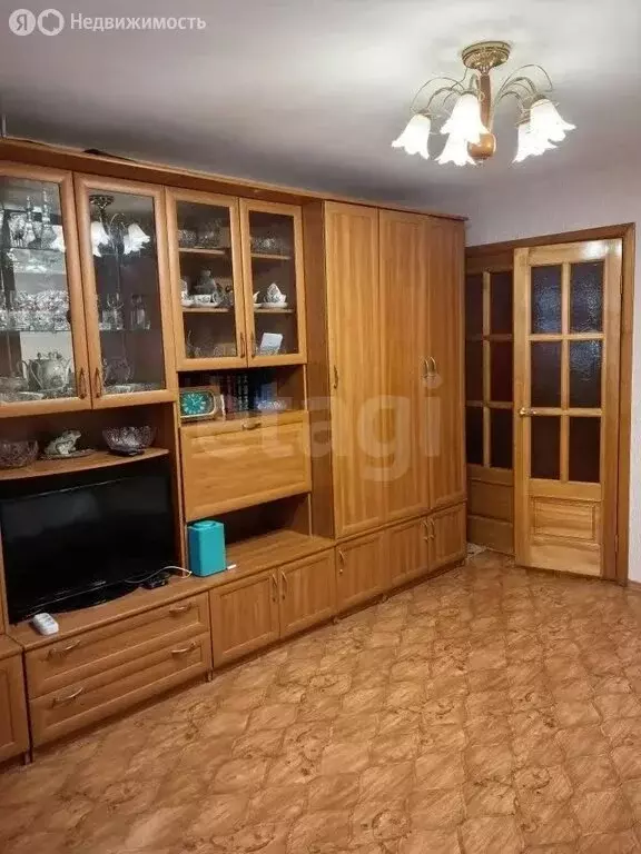 3-комнатная квартира: Киров, улица Защитников Отечества, 141 (61 м) - Фото 2