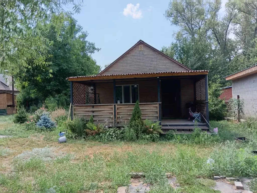 Дом в Волгоградская область, Среднеахтубинский район, Краснослободск ... - Фото 1