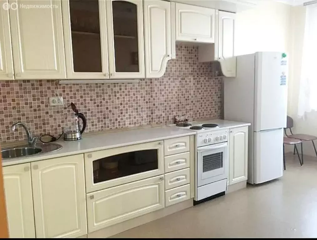 3-комнатная квартира: Тобольск, 9-й микрорайон, 37 (74.6 м) - Фото 1