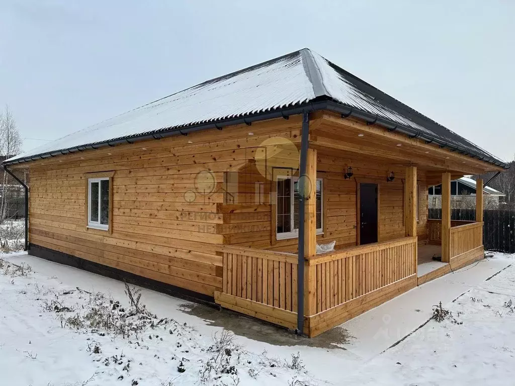 Дом в Иркутская область, Иркутский муниципальный округ, д. Карлук ул. ... - Фото 1