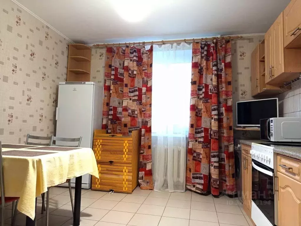 3-к кв. Тюменская область, Тюмень ул. Мельникайте, 122 (87.6 м) - Фото 1