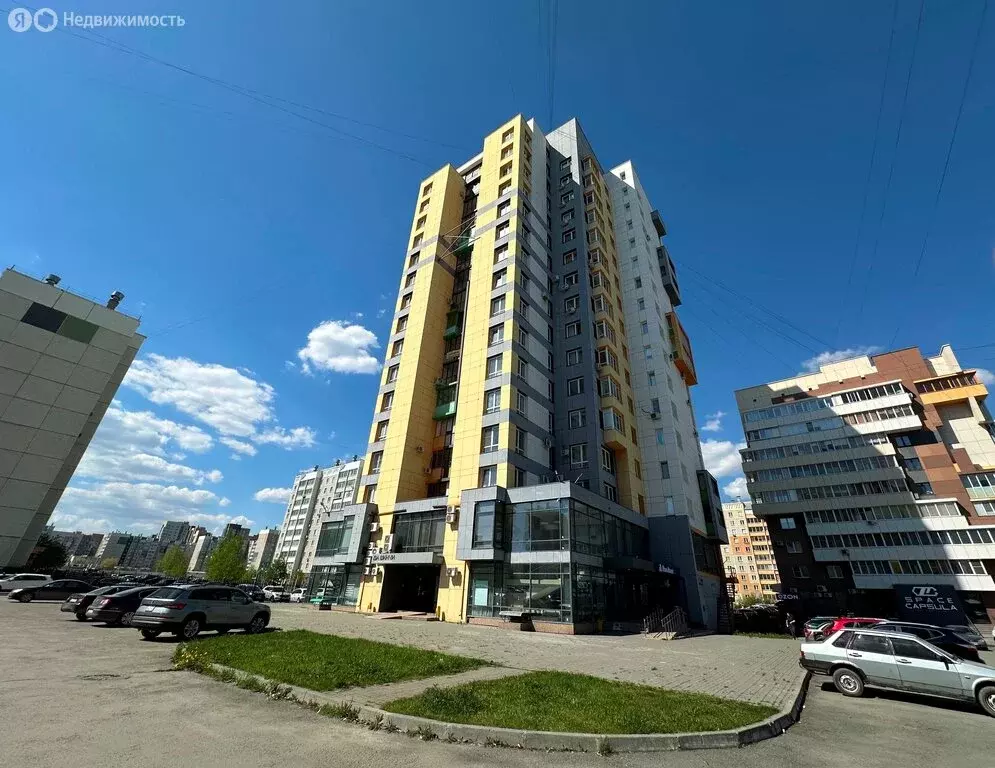 2-комнатная квартира: Челябинск, улица Братьев Кашириных, 154 (70 м) - Фото 2