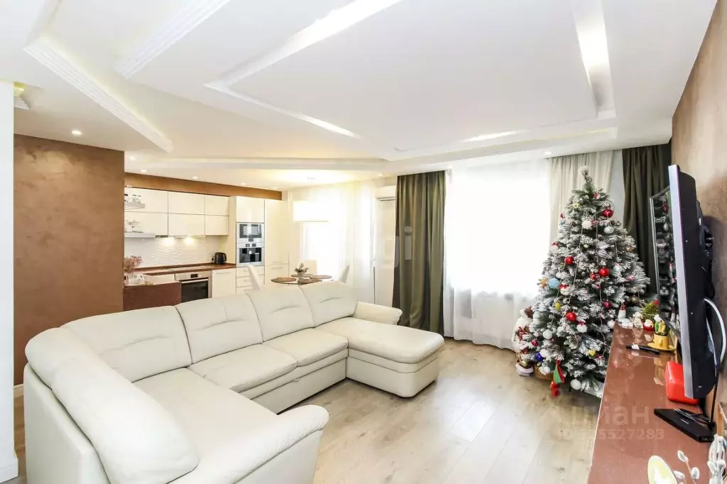 2-к кв. Тюменская область, Тюмень ул. Газовиков, 65 (75.1 м) - Фото 1