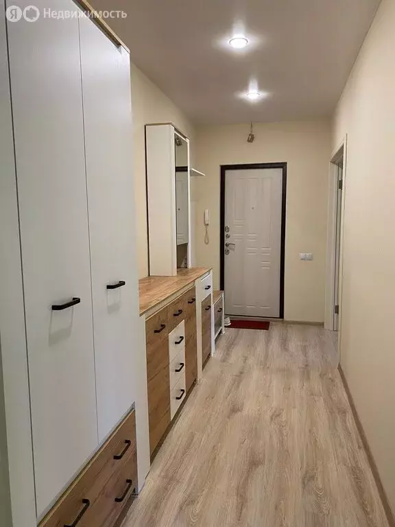 3-комнатная квартира: Курск, проспект Хрущёва, 28 (75.9 м) - Фото 0