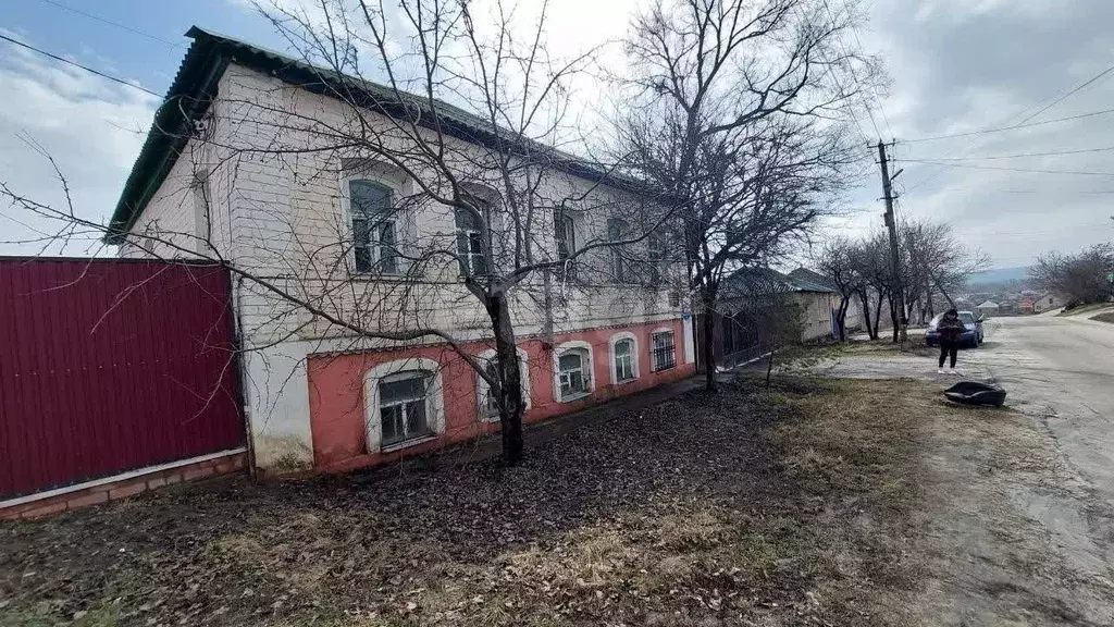 2-к кв. Белгородская область, Валуйки ул. Степана Разина, 34 (71.1 м) - Фото 1