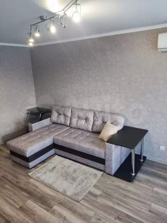 1-к. квартира, 46 м, 1/7 эт. - Фото 1