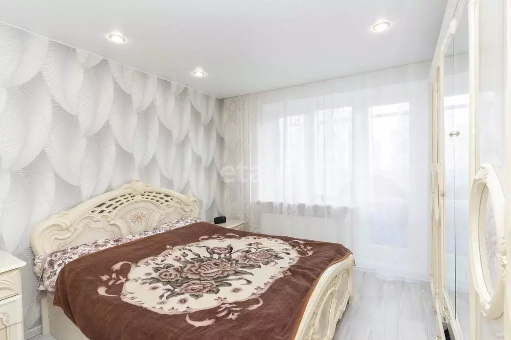 3-к кв. Тюменская область, Тюмень ул. Федюнинского, 58к1 (92.6 м) - Фото 1