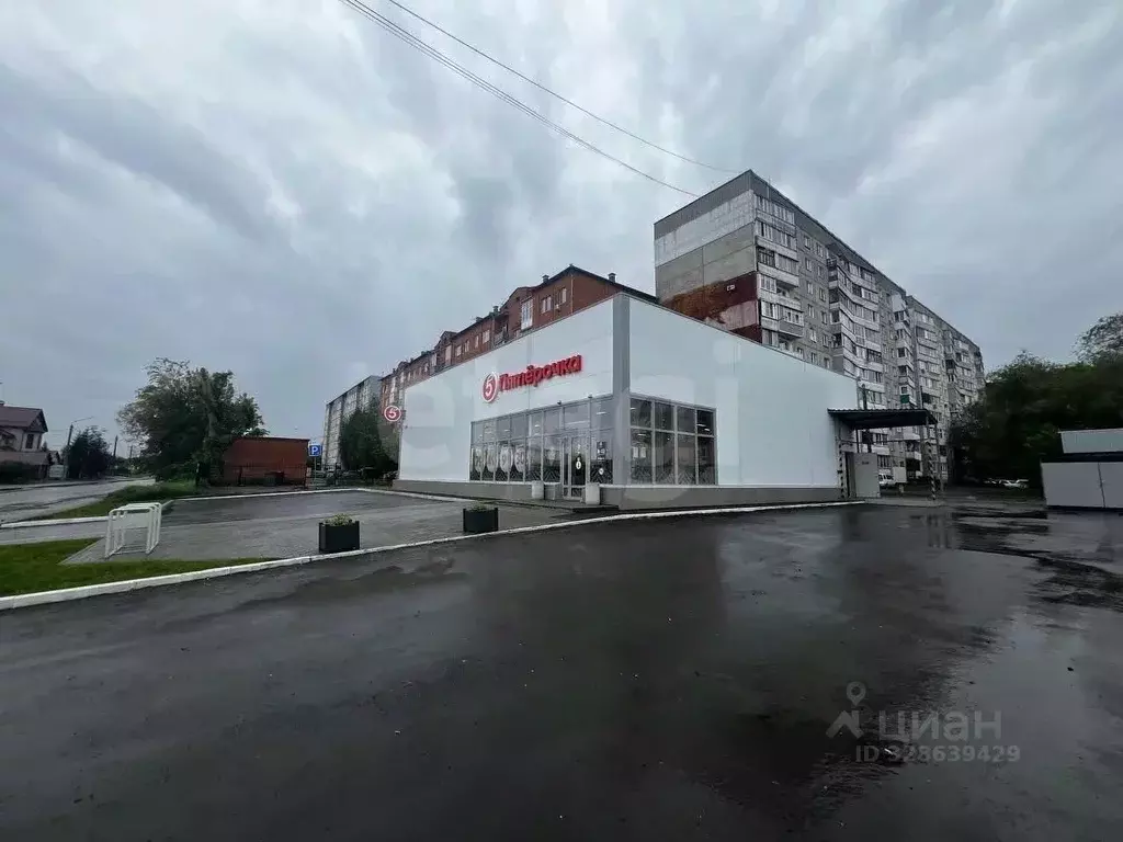 Торговая площадь в Алтайский край, Бийск ул. Михаила Кутузова, 17 (355 ... - Фото 1