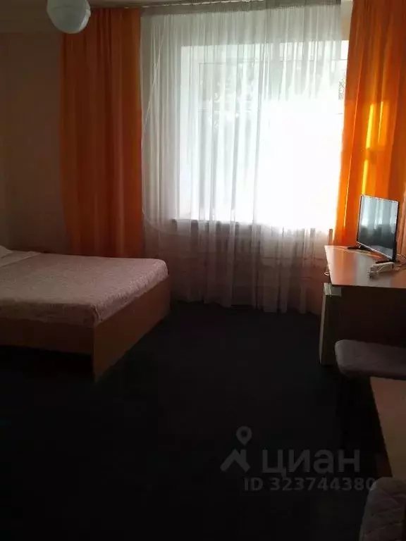 Комната Оренбургская область, Оренбург Транспортная ул., 10/3 - Фото 1