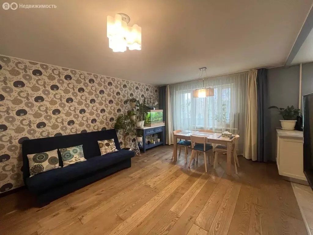 4-комнатная квартира: Екатеринбург, улица Патриотов, 8 (73.1 м) - Фото 2