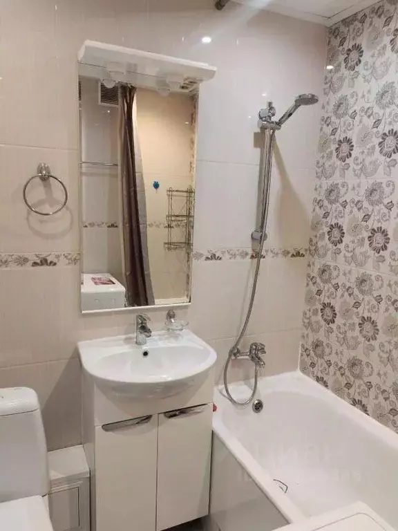 1-к кв. Самарская область, Тольятти 4-й кв-л, бул. Курчатова, 12А ... - Фото 0