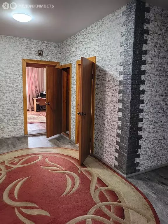 Дом в Томск, микрорайон Наука, улица Академика Сахарова, 37 (354 м) - Фото 1