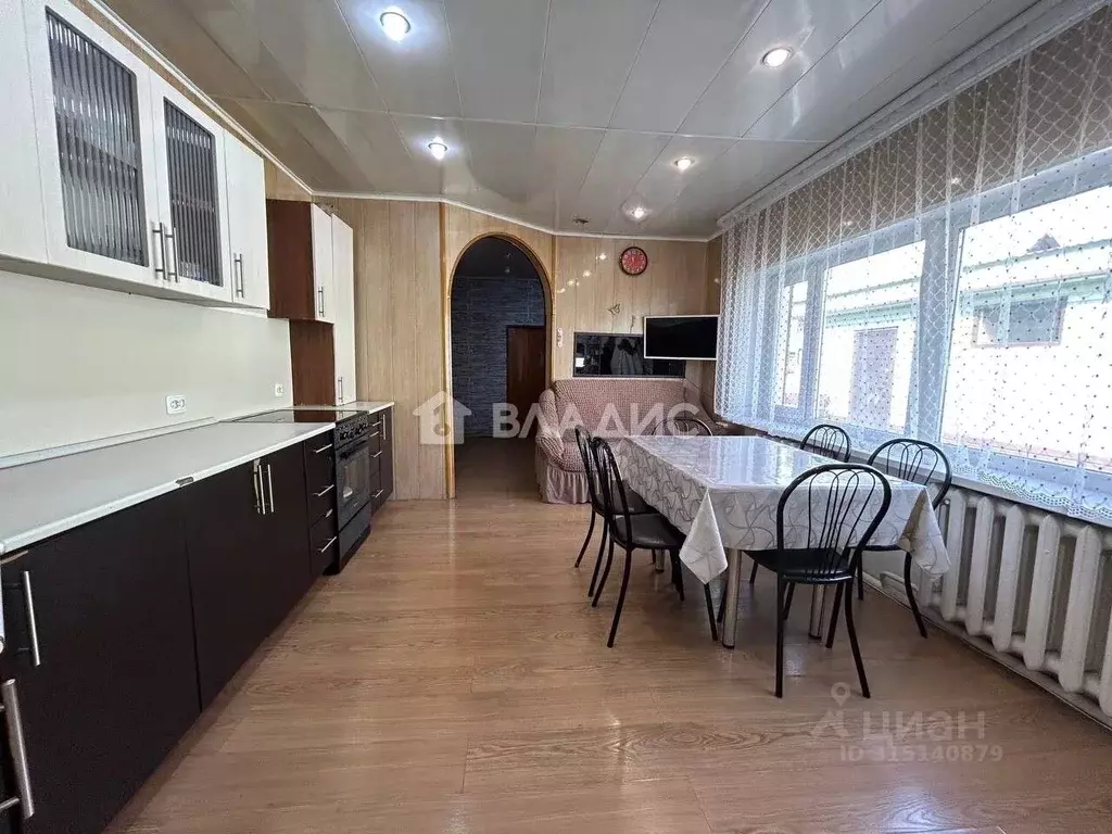Дом в Бурятия, Улан-Удэ ул. Панфилова, 4 (115 м) - Фото 1
