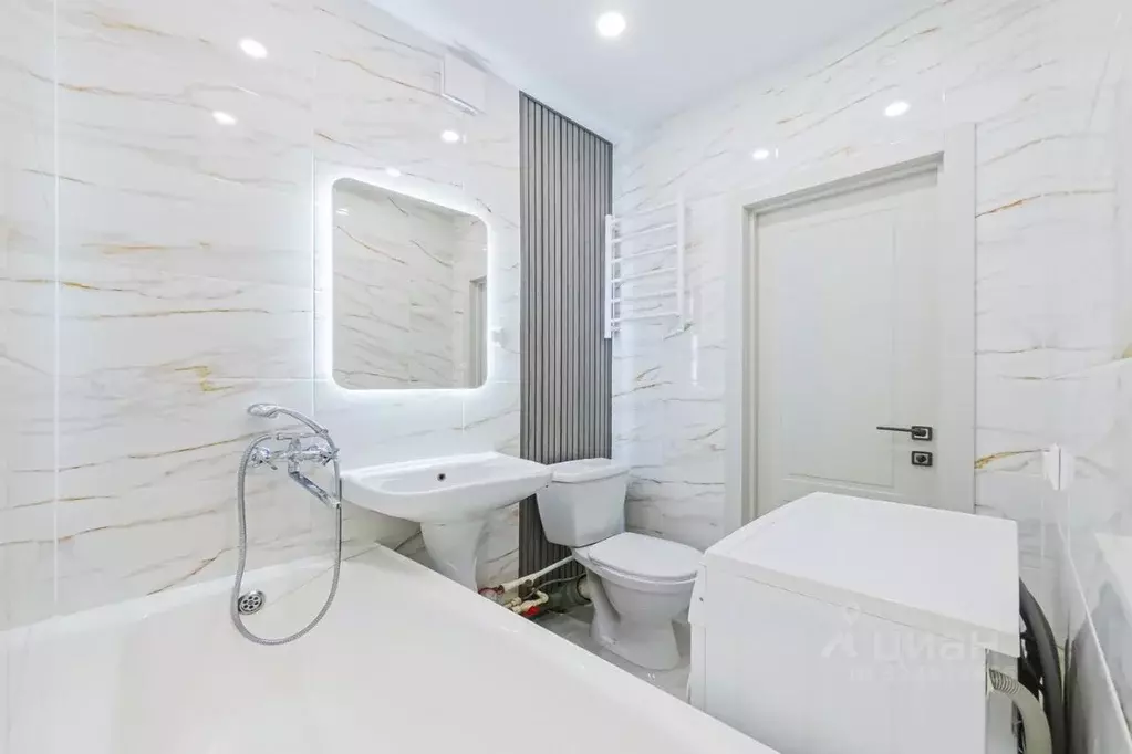 1-к кв. Свердловская область, Екатеринбург ул. Фурманова, 55 (31.6 м) - Фото 1