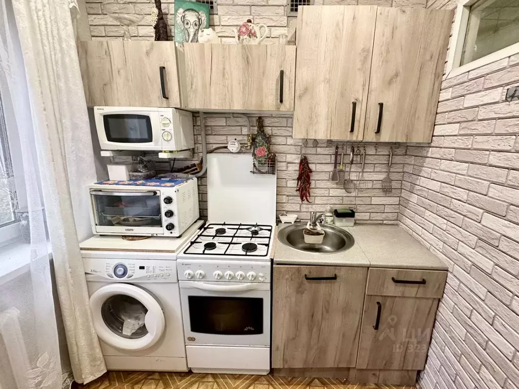 2-к кв. Воронежская область, Воронеж ул. Героев Сибиряков, 10 (43.8 м) - Фото 2