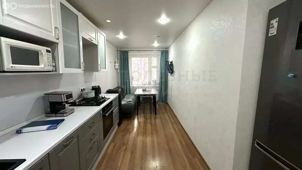 3-комнатная квартира: Боровичи, улица Софьи Перовской, 88 (74.7 м) - Фото 2