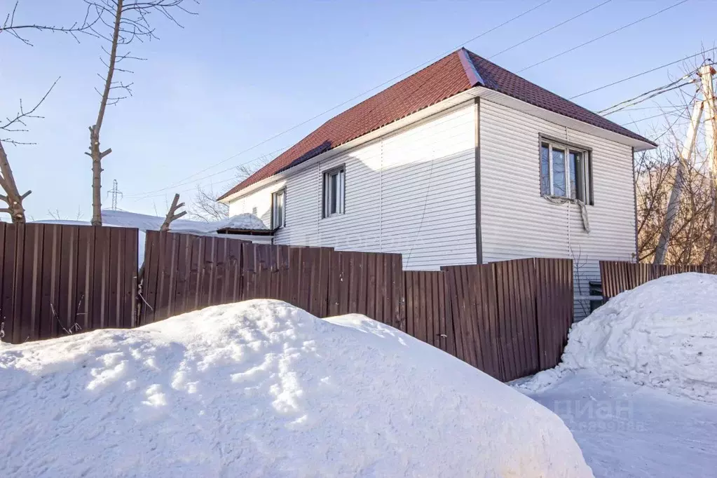 Дом в Новосибирская область, Новосибирск 8-й Бронный пер., 2 (200 м) - Фото 1