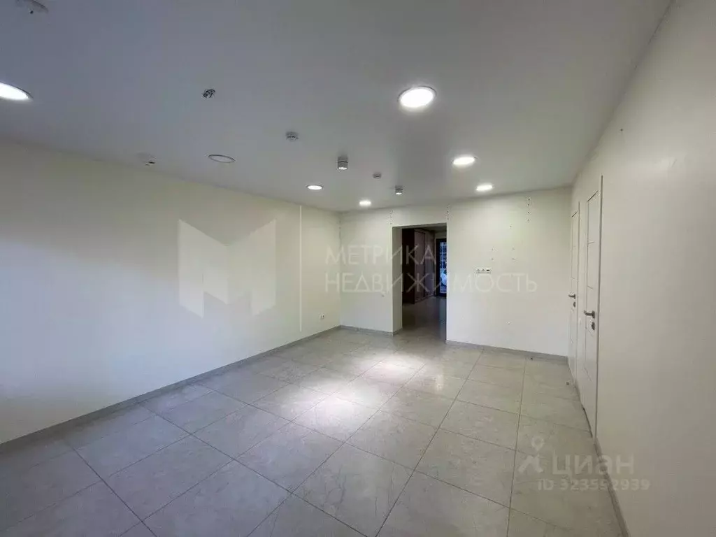 Помещение свободного назначения в Тюменская область, Тюмень ул. ... - Фото 1