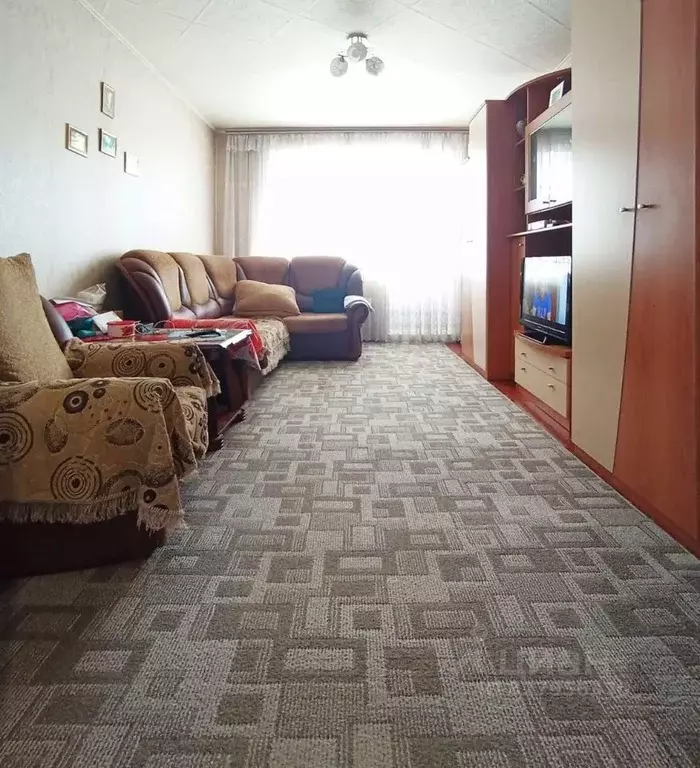 3-к кв. Омская область, Таврическое рп ул. Ленина, 109 (61.6 м) - Фото 1