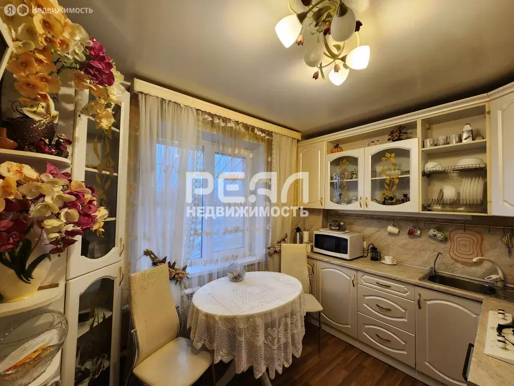 3-комнатная квартира: Гатчина, улица Авиатриссы Зверевой, 1/8 (72.8 м) - Фото 1