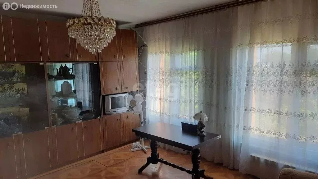 Дом в село Ягодное, Советская улица (210 м) - Фото 1