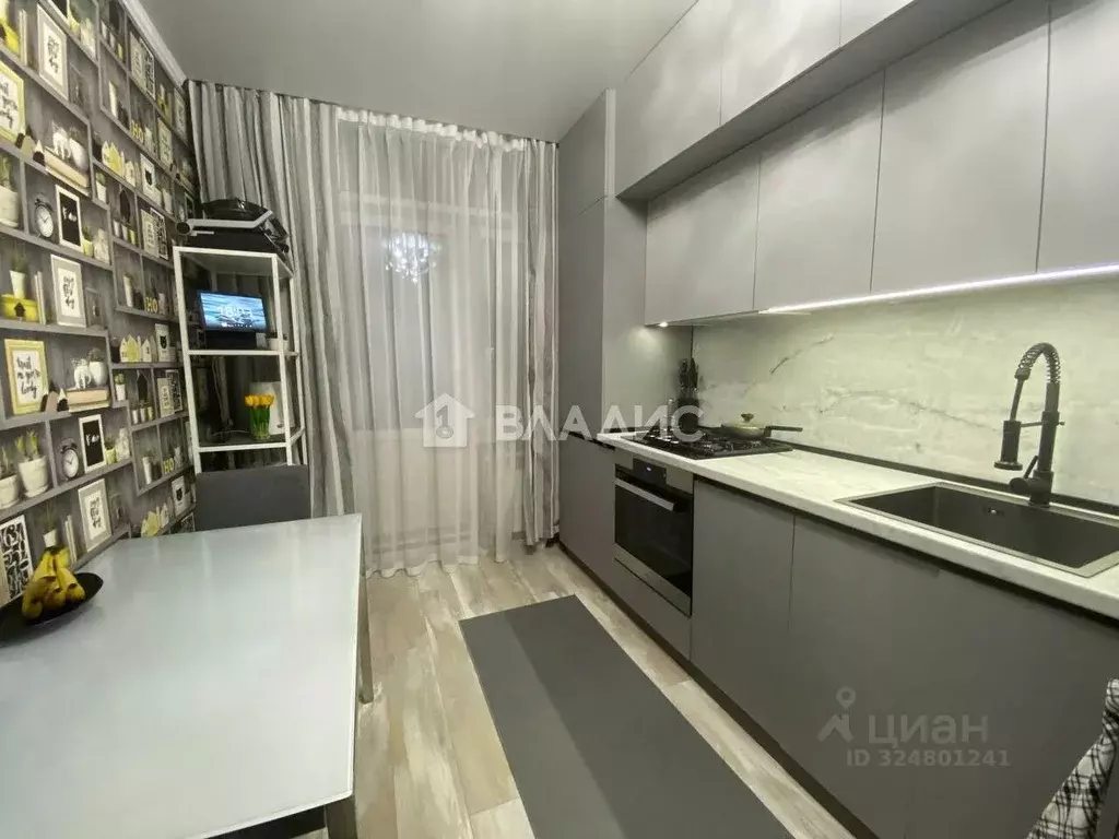 3-к кв. Белгородская область, Белгород ул. Шебекинская, 4 (81.1 м) - Фото 1