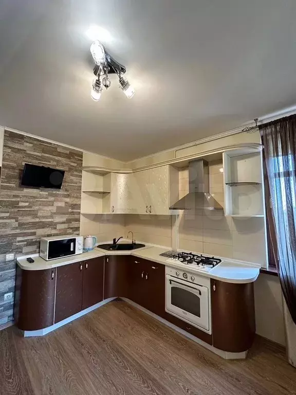 1-к. квартира, 50 м, 4/9 эт. - Фото 0