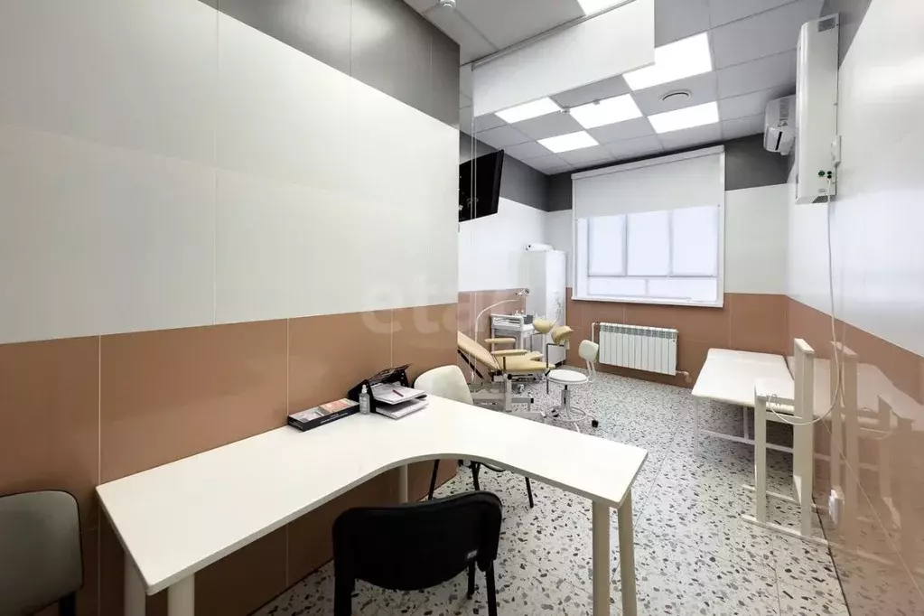 Офис в Ульяновская область, Ульяновск ул. Защитников Отечества, 19 ... - Фото 1