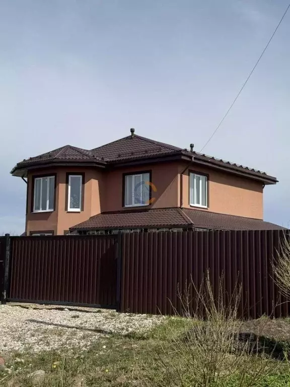 Дом в Новгородская область, Новгородский район, Ермолинское с/пос, д. ... - Фото 1