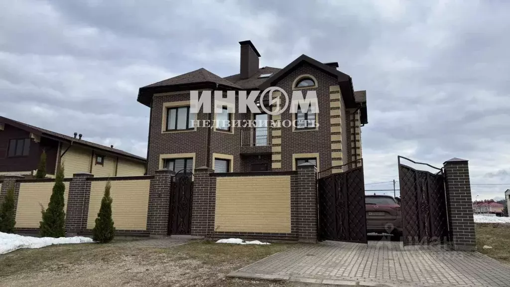 Коттедж в Владимирская область, Ковров ул. Владимирова, 10 (398 м) - Фото 1