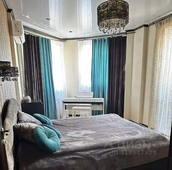 3-к кв. Омская область, Омск ул. Туполева, 5 (72.1 м) - Фото 0