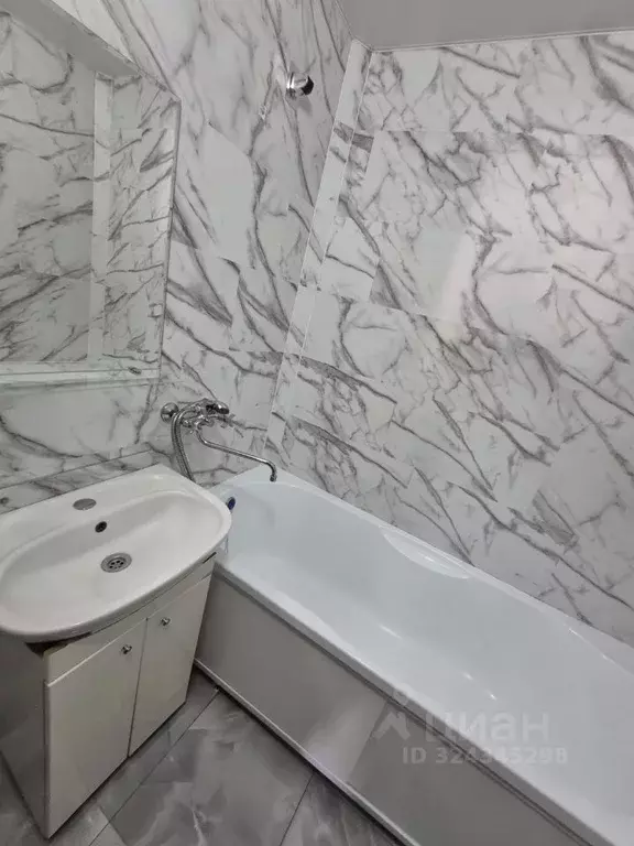 2-к кв. Севастополь просп. Октябрьской Революции, 32 (56.0 м) - Фото 1