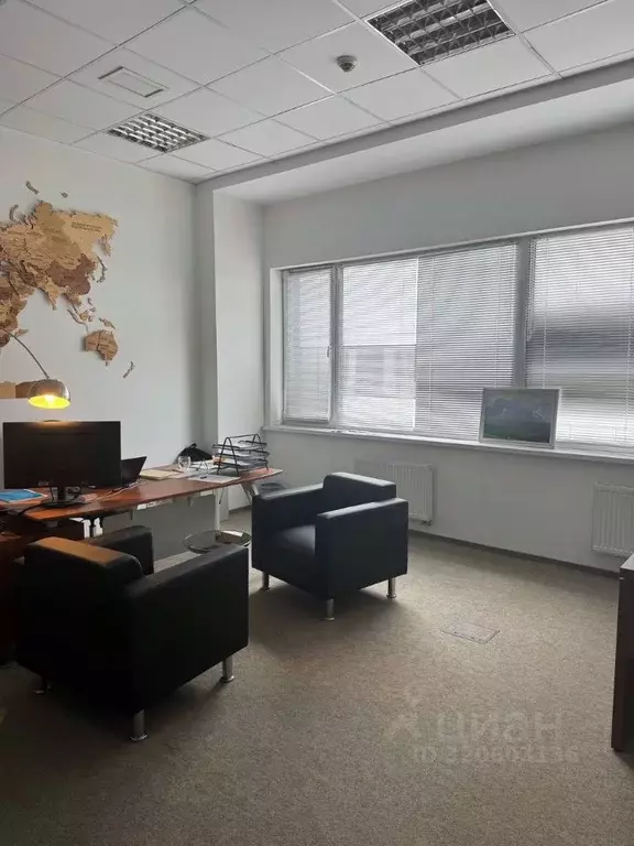 Помещение свободного назначения в Татарстан, Набережные Челны ул. ... - Фото 1