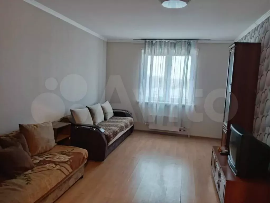 1-к. квартира, 39 м, 7/15 эт. - Фото 0