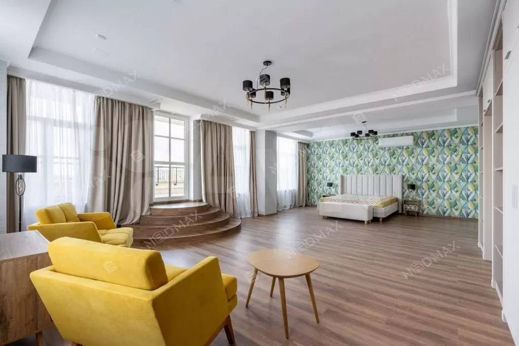 3-к. квартира, 300 м, 7/8 эт. - Фото 0