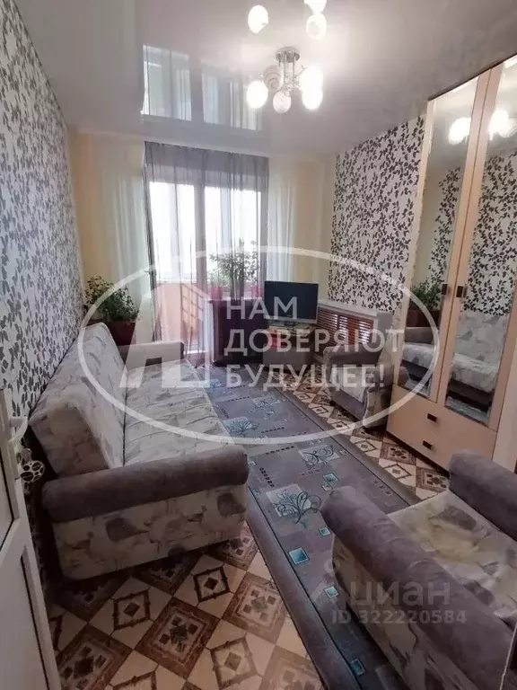 2-к кв. Пермский край, Губаха Октябрьский просп., 3 (50.0 м) - Фото 0